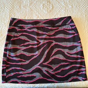 Loudmouth Golf Skort Size 10. Colorful Hot Pink / Gray animal stripes pattern.
